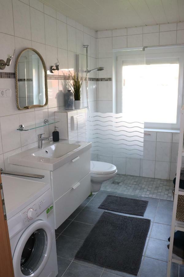 Ferienwohnung Wippsteert - 5 Sterne - Mit Balkon Und Pkw Stellplatz Emden Zewnętrze zdjęcie